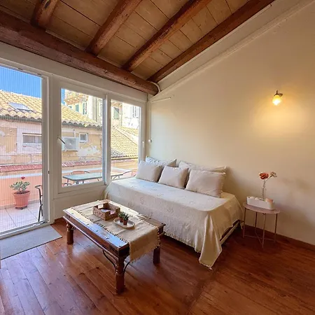 Mary's Bright - Corfu Old Town Apartment *