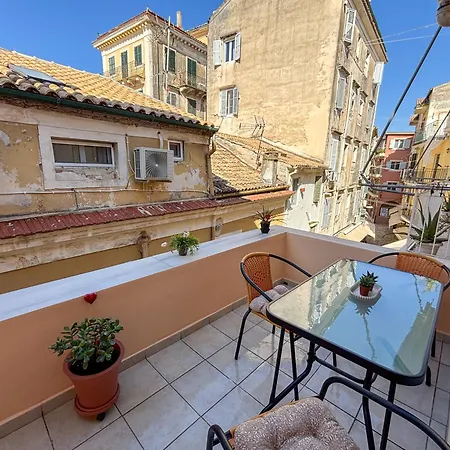 Mary's Bright - Corfu Old Town Apartment *