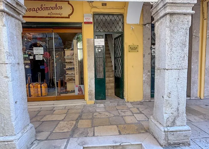 Mary's Bright - Corfu Old Town Appartement
